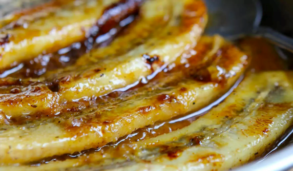 BANANES FLAMBÉES AU RHUM