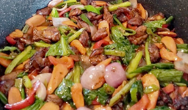 CHOP SUEY (AU PORC OU AU POULET)